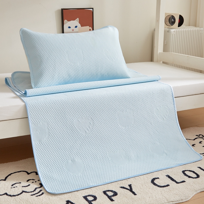 91家纺网 家纺一手货源 找家纺 迪乐妮 2025新款小冰熊豆豆席-单人床款 天空蓝