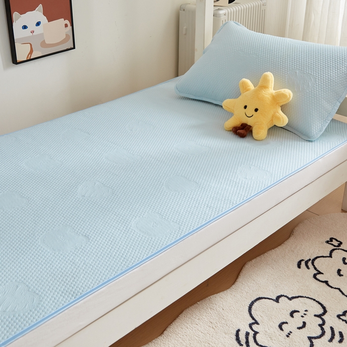 91家纺网 家纺一手货源 找家纺 卡派 2025新款小冰熊豆豆席-单人床款 天空蓝