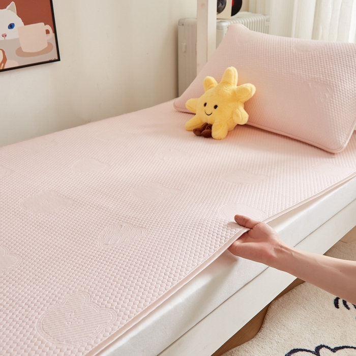 91家纺网 家纺一手货源 找家纺 卡派 2025新款小冰熊豆豆席-单人床款 少女粉