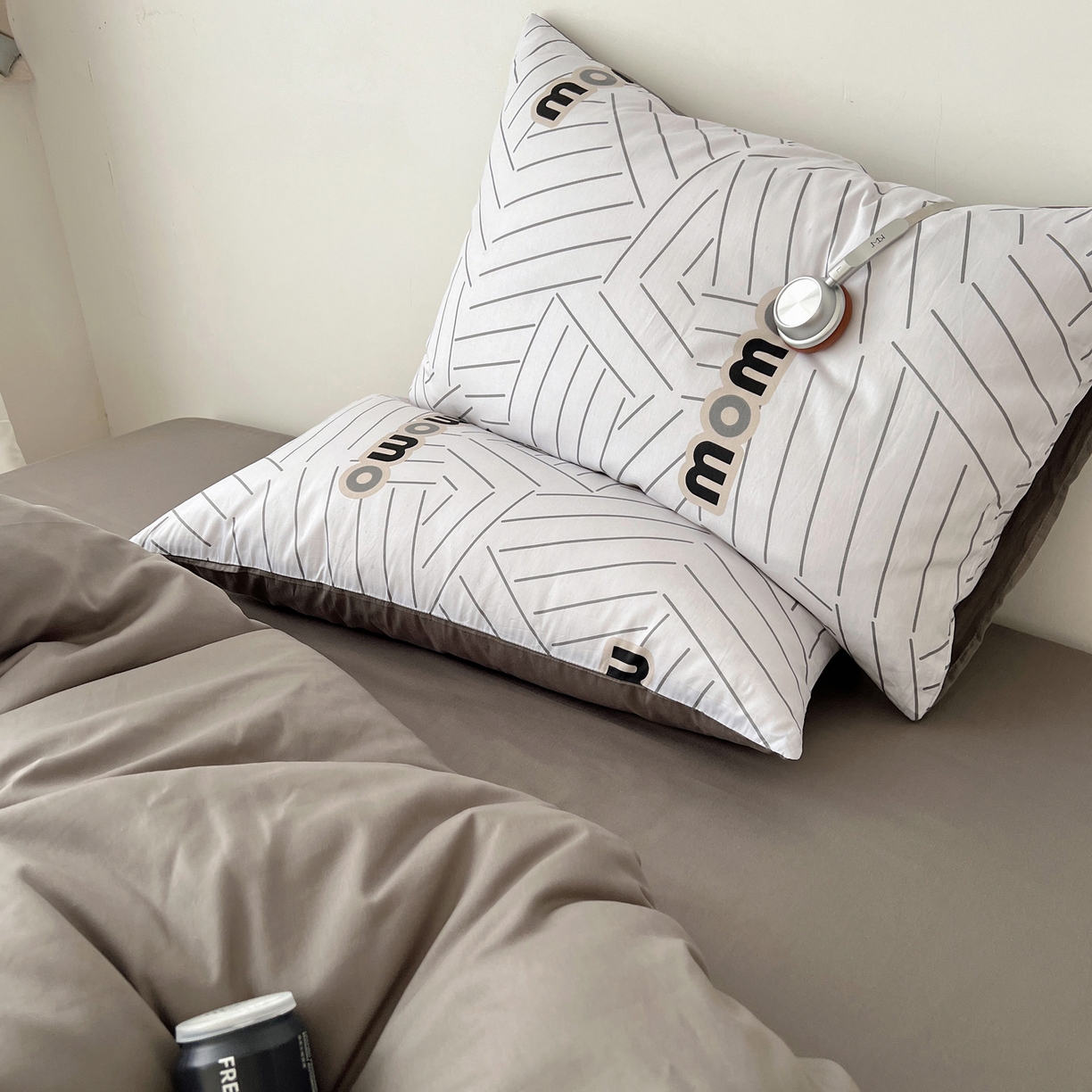 91家纺网 家纺一手货源 找家纺 雅居纺家纺 2025春夏新款全棉纯棉印花四件套 momo简约格