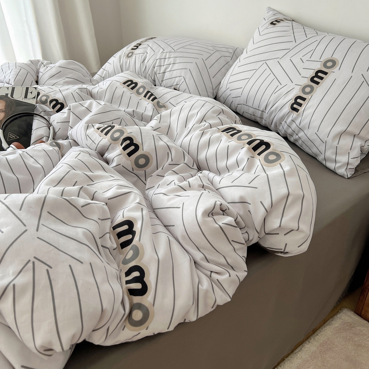 91家纺网 家纺一手货源 找家纺 雅居纺家纺 2025春夏新款全棉纯棉印花四件套 momo简约格