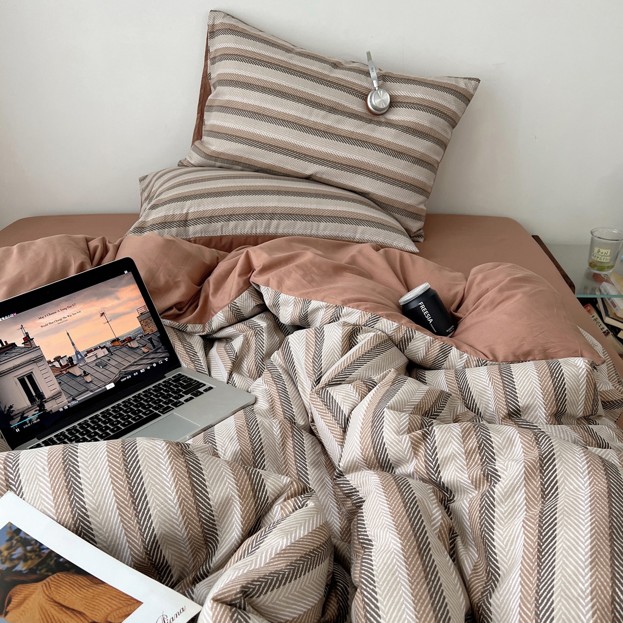 91家纺网 家纺一手货源 找家纺 雅居纺家纺 2025春夏新款全棉纯棉印花四件套 复古咖条