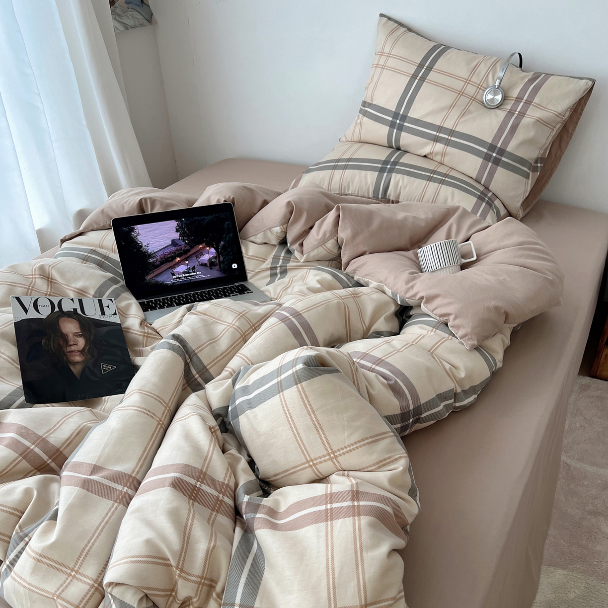 91家纺网 家纺一手货源 找家纺 雅居纺家纺 2025春夏新款全棉纯棉印花四件套 复古卡其格