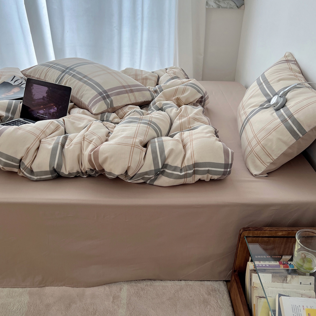 91家纺网 家纺一手货源 找家纺 雅居纺家纺 2025春夏新款全棉纯棉印花四件套 复古卡其格