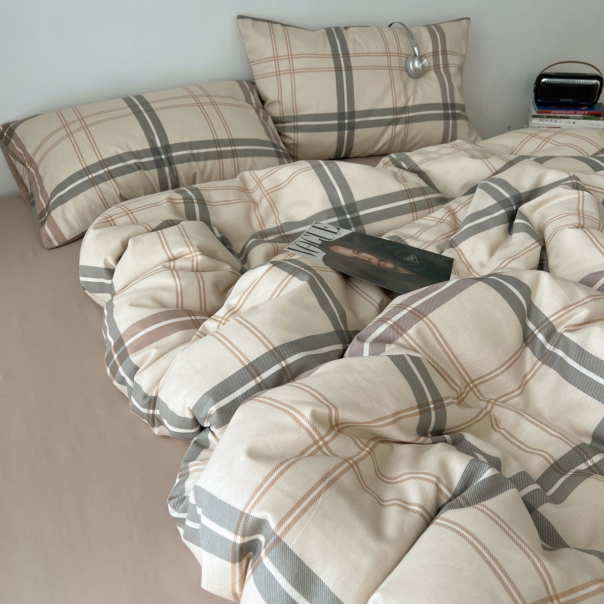 91家纺网 家纺一手货源 找家纺 雅居纺家纺 2025春夏新款全棉纯棉印花四件套 复古卡其格