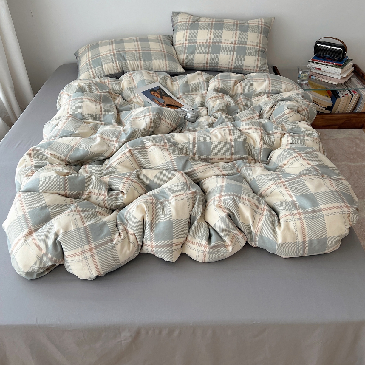 91家纺网 家纺一手货源 找家纺 雅居纺家纺 2025春夏新款全棉纯棉印花四件套 复古蓝灰格