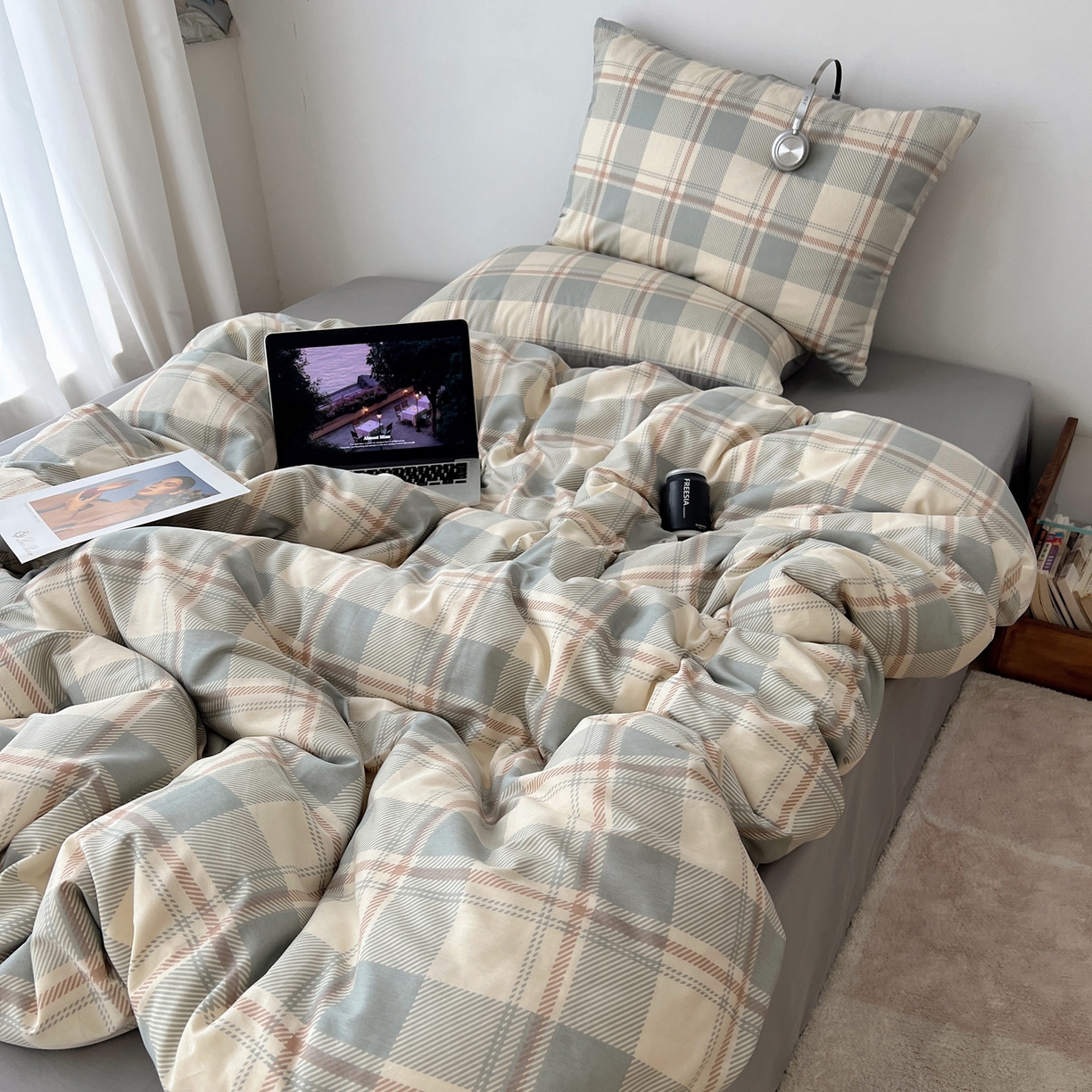 91家纺网 家纺一手货源 找家纺 雅居纺家纺 2025春夏新款全棉纯棉印花四件套 复古蓝灰格