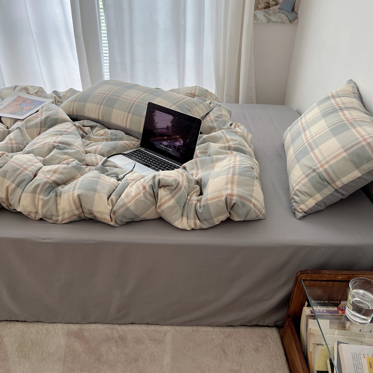 91家纺网 家纺一手货源 找家纺 雅居纺家纺 2025春夏新款全棉纯棉印花四件套 复古蓝灰格