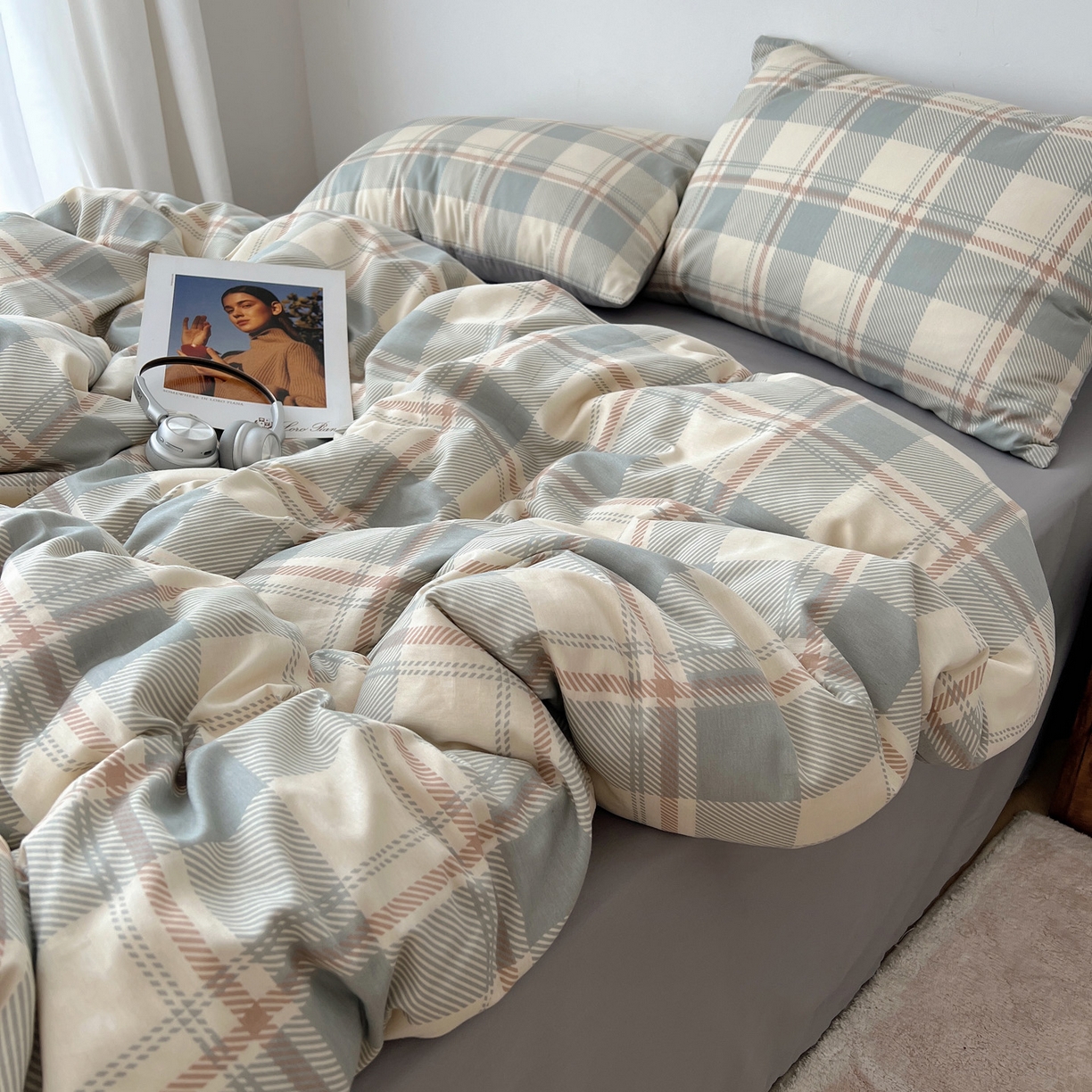 91家纺网 家纺一手货源 找家纺 雅居纺家纺 2025春夏新款全棉纯棉印花四件套 复古蓝灰格