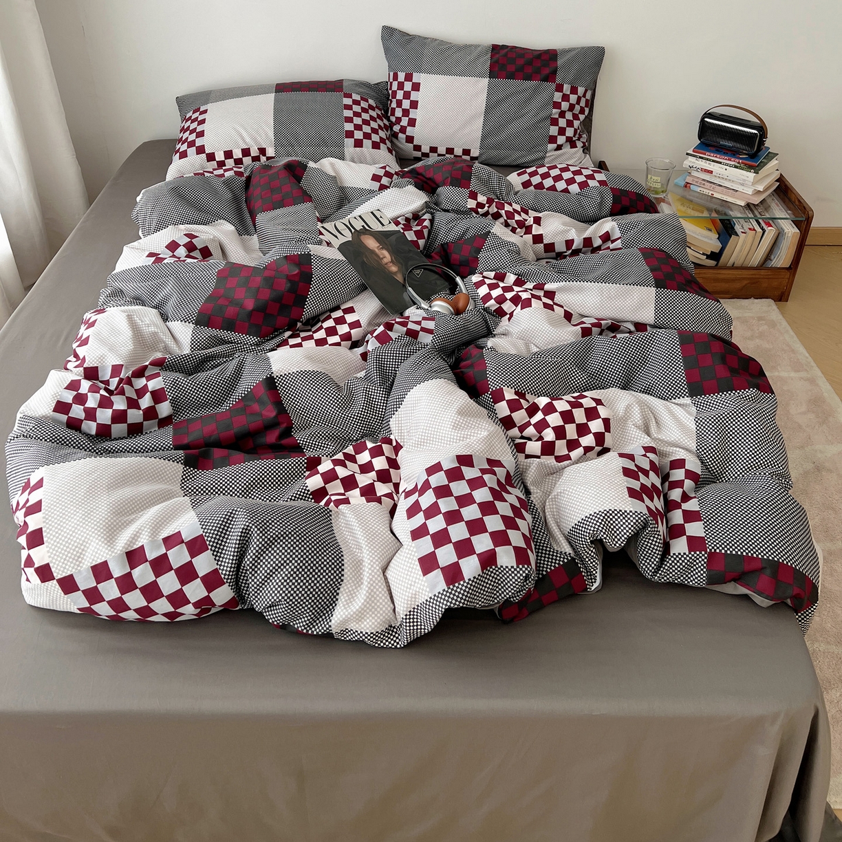 91家纺网 家纺一手货源 找家纺 雅居纺家纺 2025春夏新款全棉纯棉印花四件套 红灰格