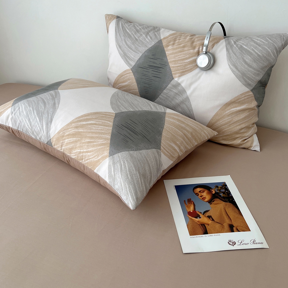 91家纺网 家纺一手货源 找家纺 雅居纺家纺 2025春夏新款全棉纯棉印花四件套 菱形卡其