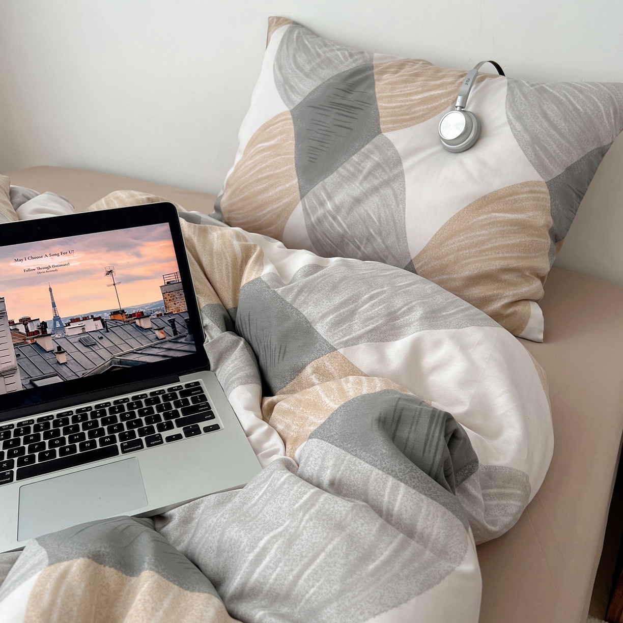 91家纺网 家纺一手货源 找家纺 雅居纺家纺 2025春夏新款全棉纯棉印花四件套 菱形卡其