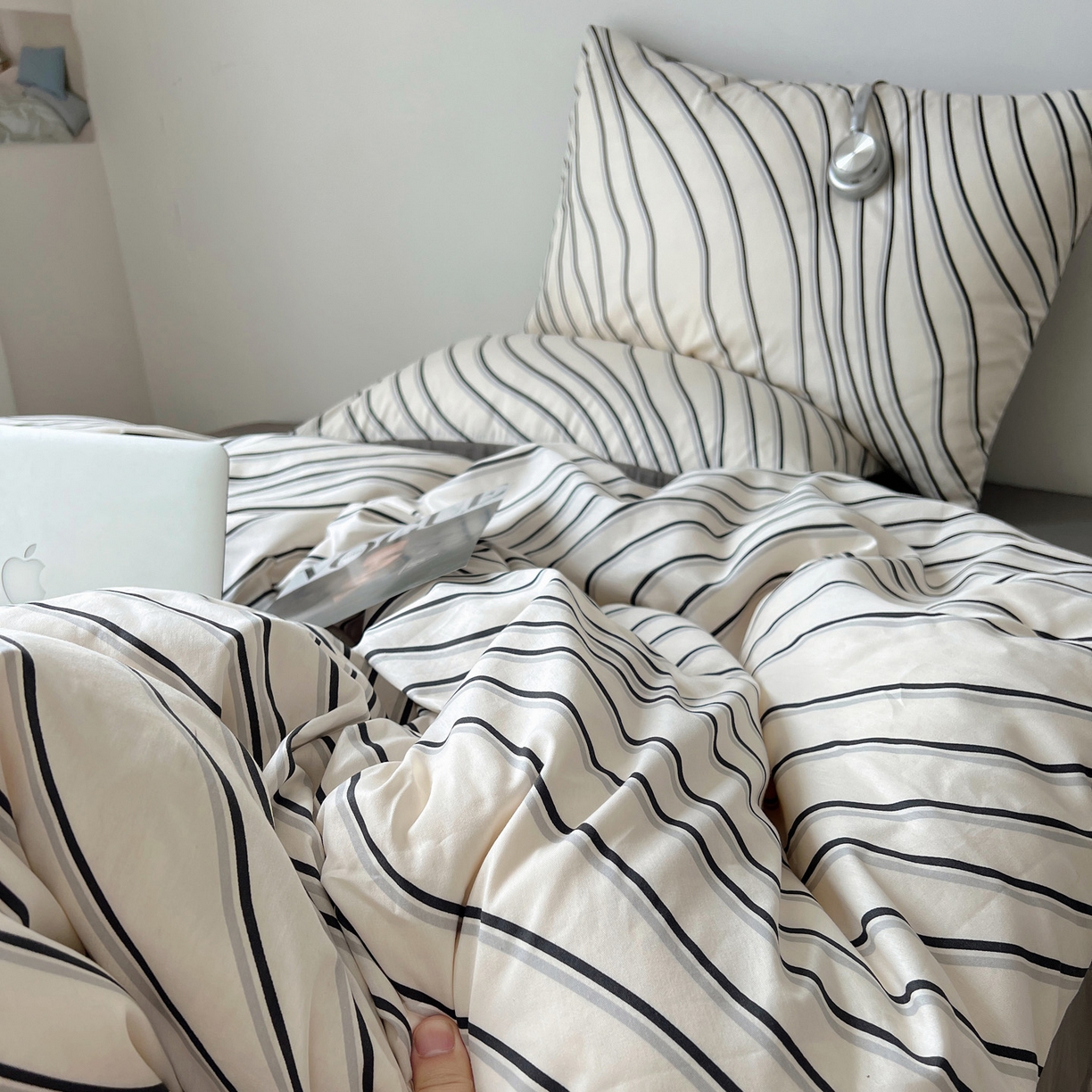 91家纺网 家纺一手货源 找家纺 雅居纺家纺 2025春夏新款全棉纯棉印花四件套 斜纹波条