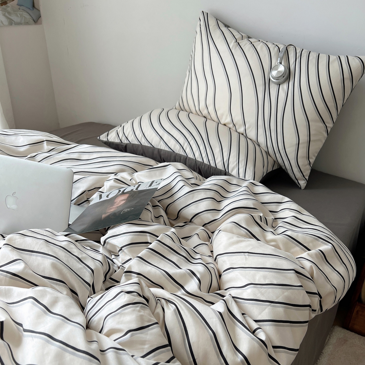 91家纺网 家纺一手货源 找家纺 雅居纺家纺 2025春夏新款全棉纯棉印花四件套 斜纹波条