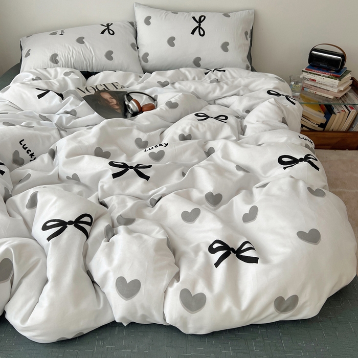 91家纺网 家纺一手货源 找家纺 雅居纺家纺 2025春夏新款全棉纯棉印花四件套 爱心蝴蝶结