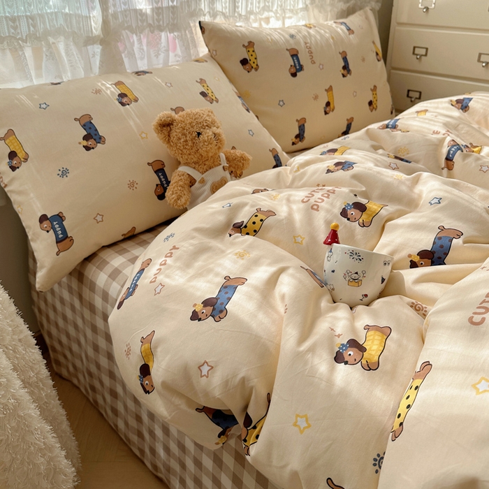 91家纺网 家纺一手货源 找家纺 雅居纺家纺 2025春夏新款全棉纯棉印花四件套 腊肠狗队长