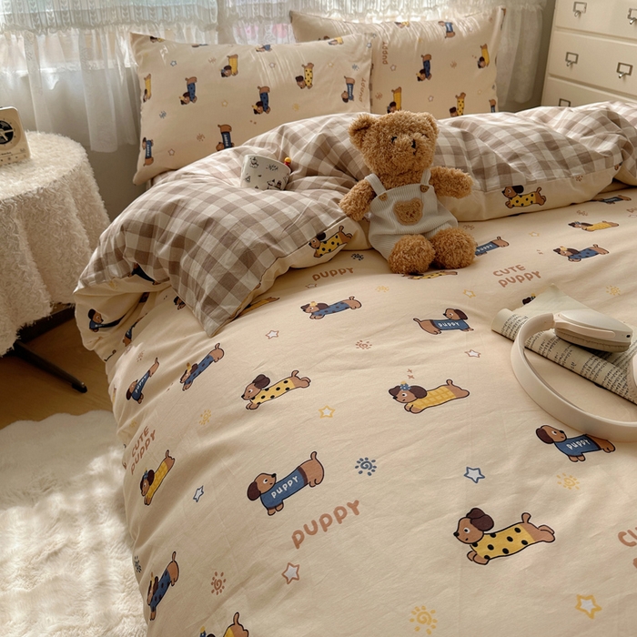 91家纺网 家纺一手货源 找家纺 雅居纺家纺 2025春夏新款全棉纯棉印花四件套 腊肠狗队长