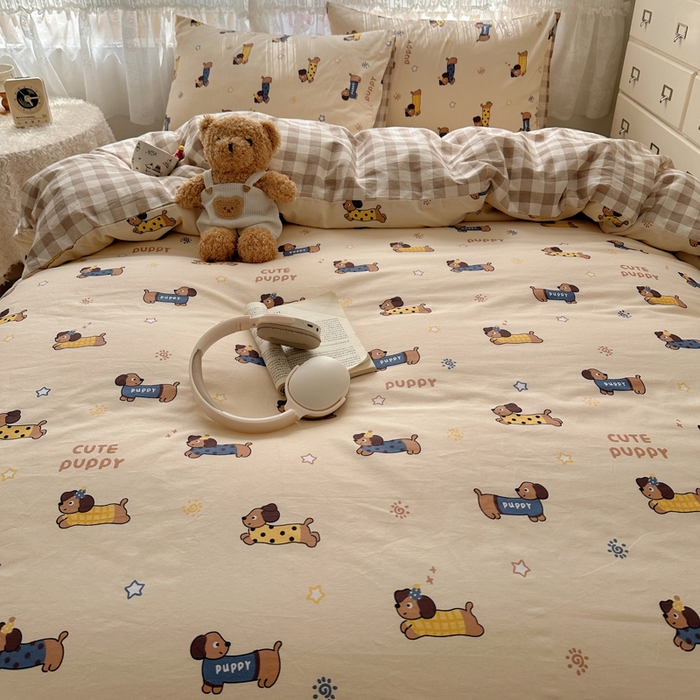 91家纺网 家纺一手货源 找家纺 雅居纺家纺 2025春夏新款全棉纯棉印花四件套 腊肠狗队长