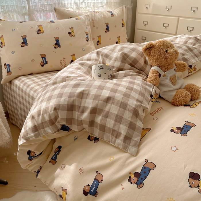 91家纺网 家纺一手货源 找家纺 雅居纺家纺 2025春夏新款全棉纯棉印花四件套 腊肠狗队长