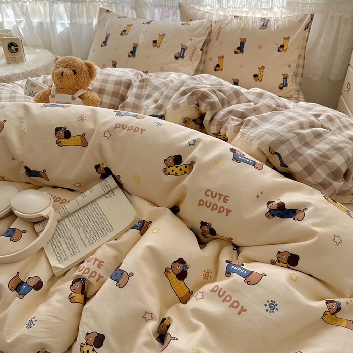 91家纺网 家纺一手货源 找家纺 雅居纺家纺 2025春夏新款全棉纯棉印花四件套 腊肠狗队长