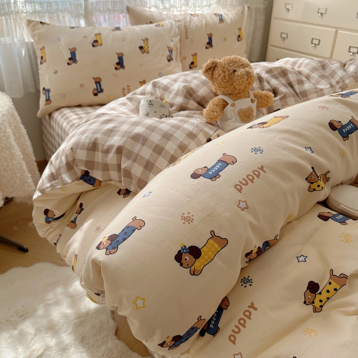 91家纺网 家纺一手货源 找家纺 雅居纺家纺 2025春夏新款全棉纯棉印花四件套 腊肠狗队长