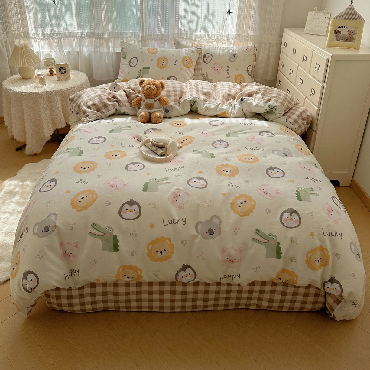 91家纺网 家纺一手货源 找家纺 雅居纺家纺 2025春夏新款全棉纯棉印花四件套 乐园