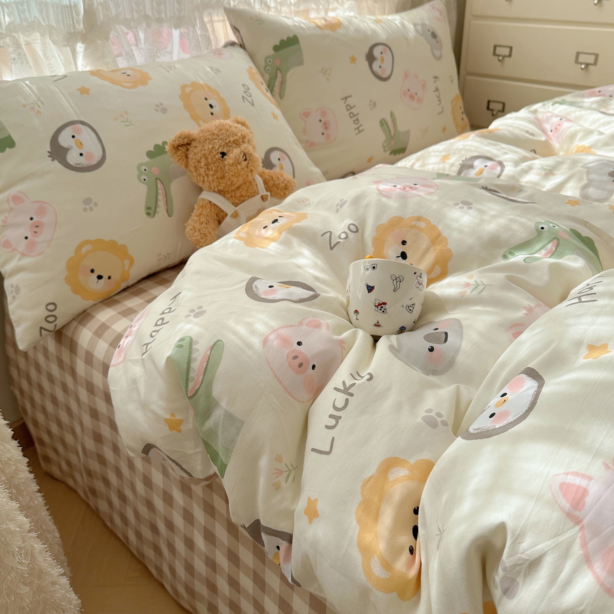 91家纺网 家纺一手货源 找家纺 雅居纺家纺 2025春夏新款全棉纯棉印花四件套 乐园