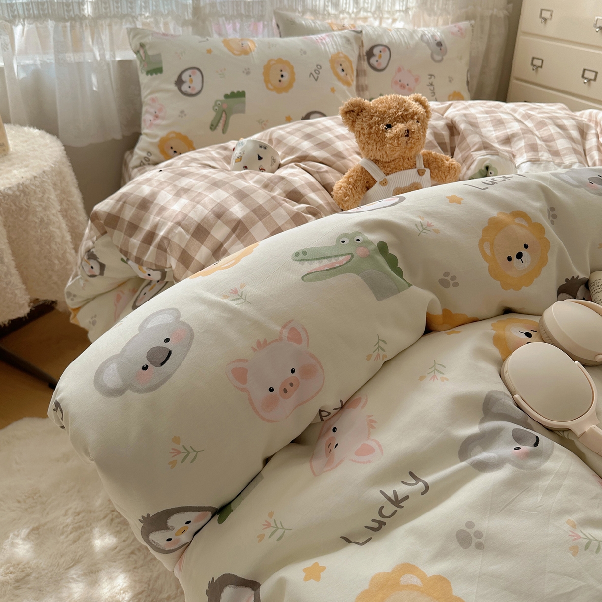 91家纺网 家纺一手货源 找家纺 雅居纺家纺 2025春夏新款全棉纯棉印花四件套 乐园