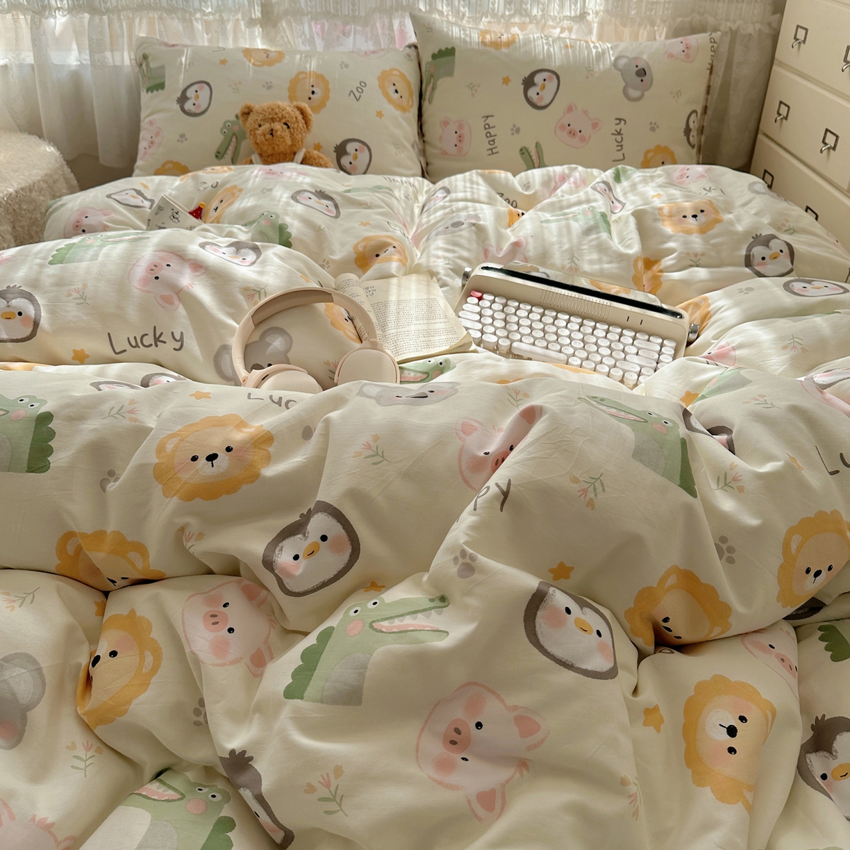 91家纺网 家纺一手货源 找家纺 雅居纺家纺 2025春夏新款全棉纯棉印花四件套 乐园