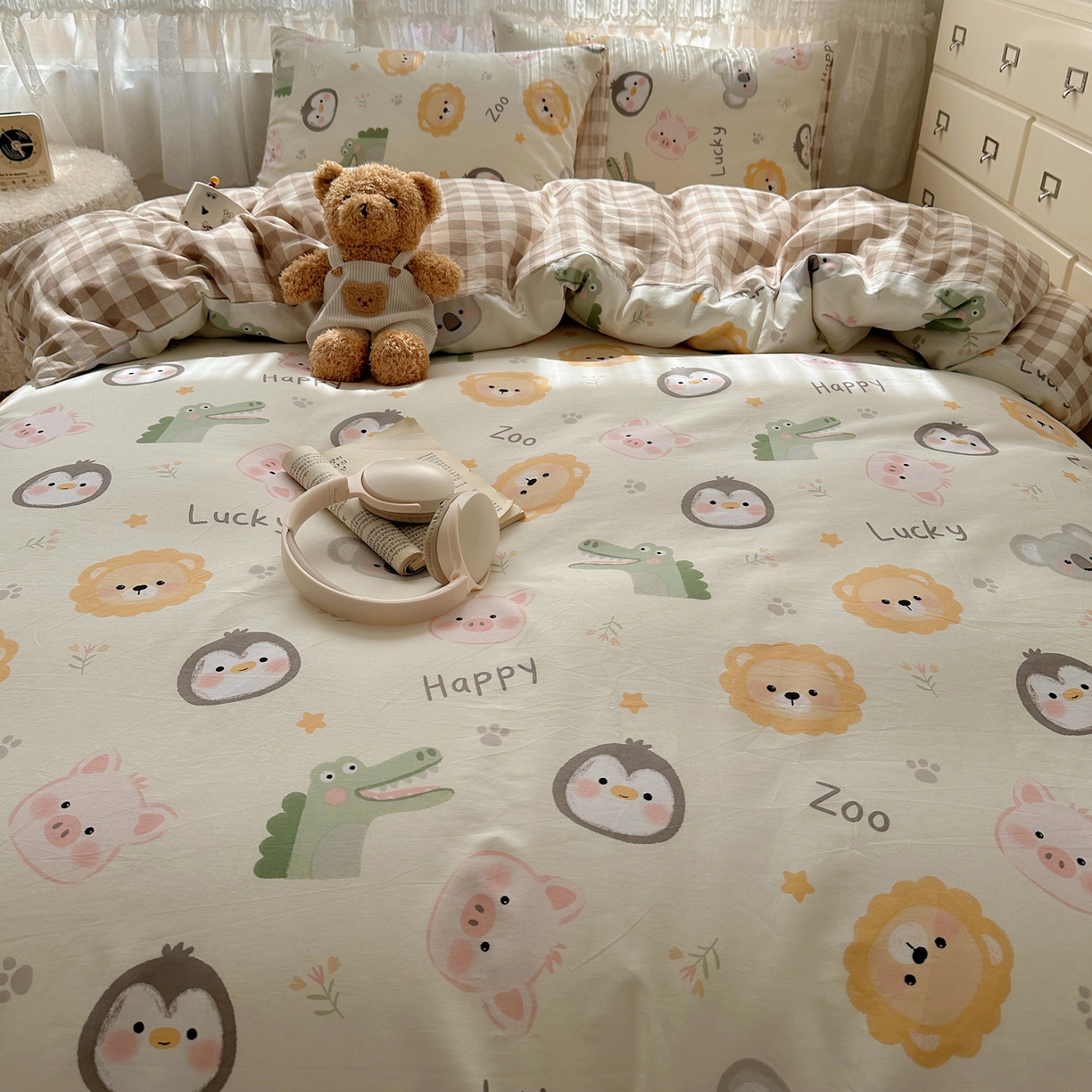 91家纺网 家纺一手货源 找家纺 雅居纺家纺 2025春夏新款全棉纯棉印花四件套 乐园