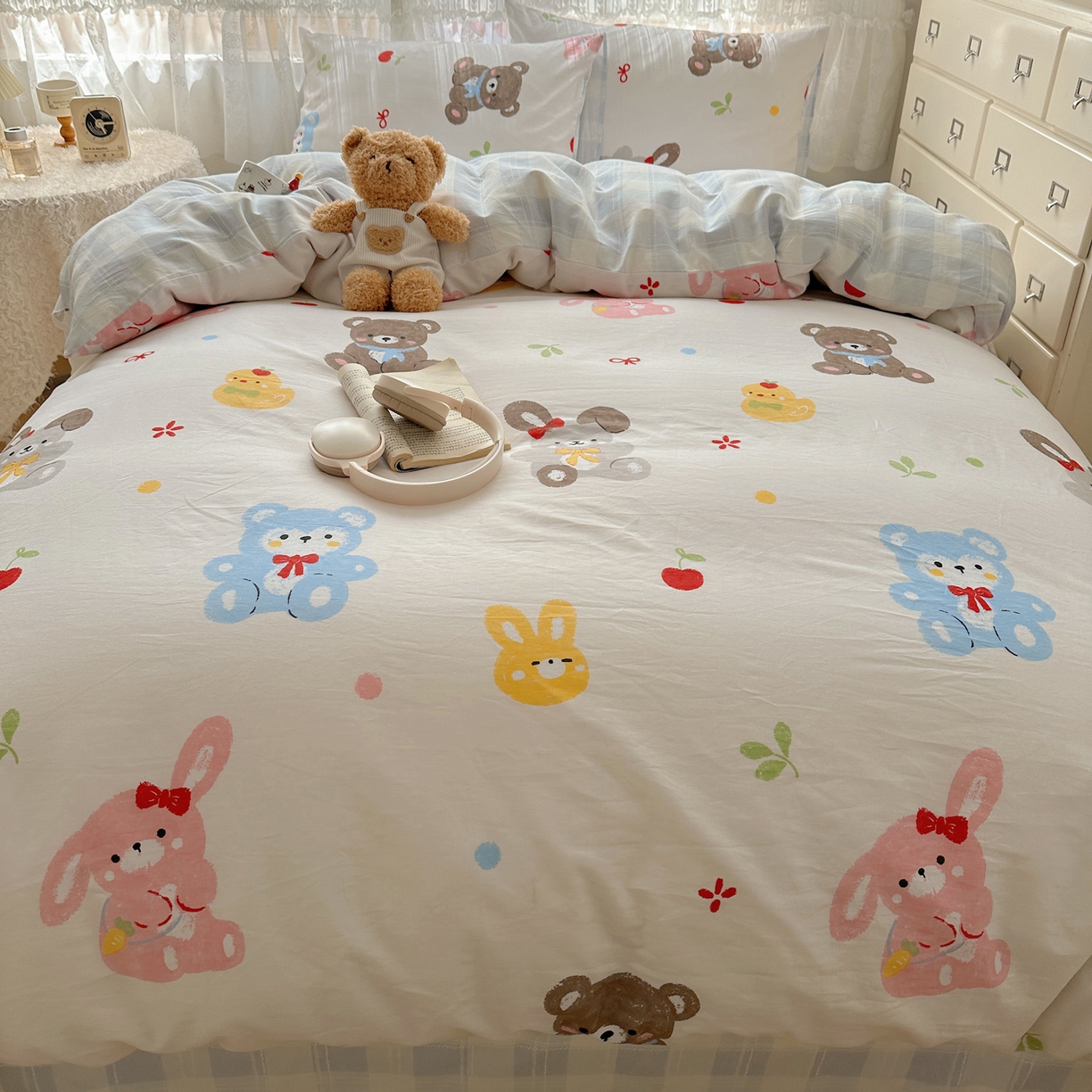 91家纺网 家纺一手货源 找家纺 雅居纺家纺 2025春夏新款全棉纯棉印花四件套 兔兔跟熊