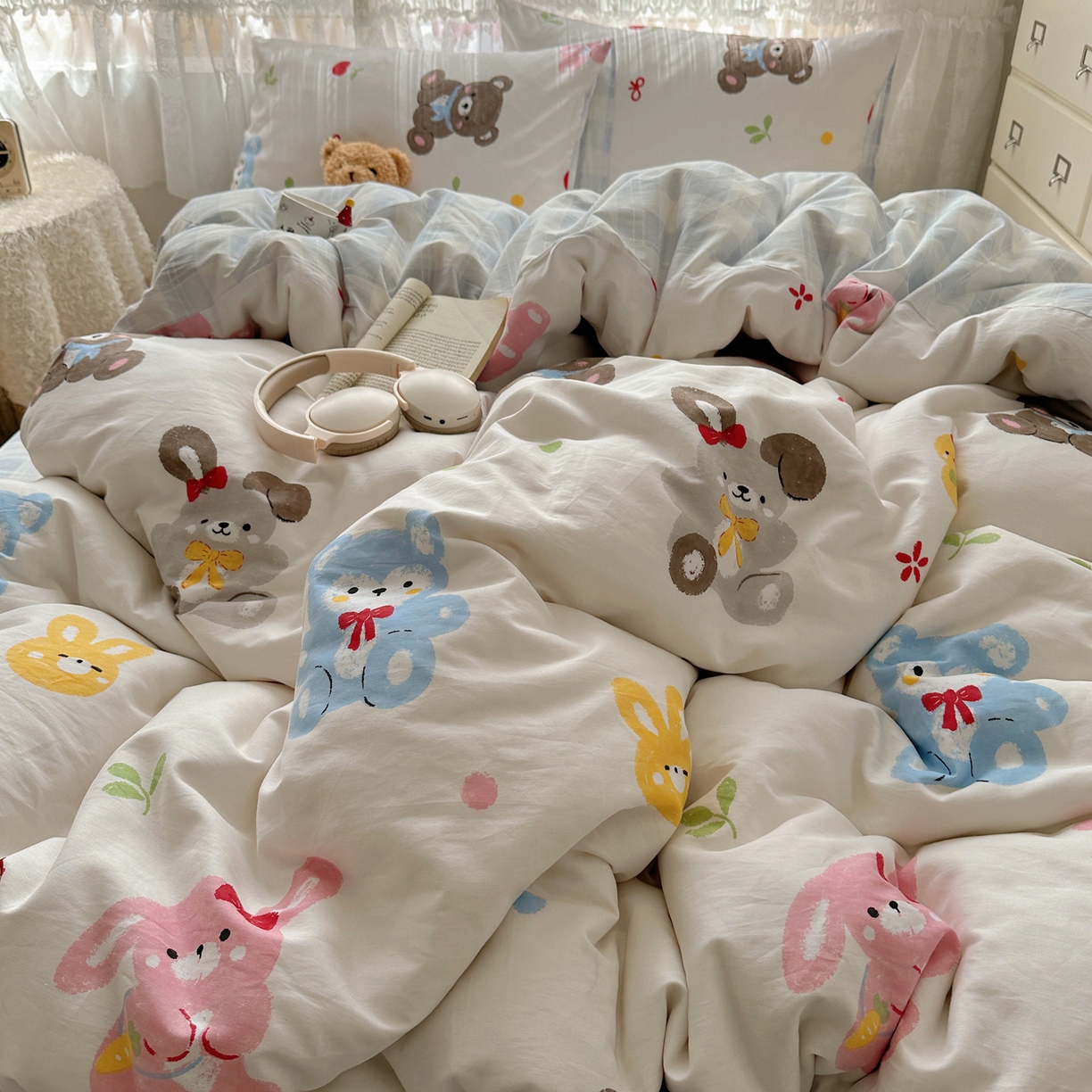 91家纺网 家纺一手货源 找家纺 雅居纺家纺 2025春夏新款全棉纯棉印花四件套 兔兔跟熊