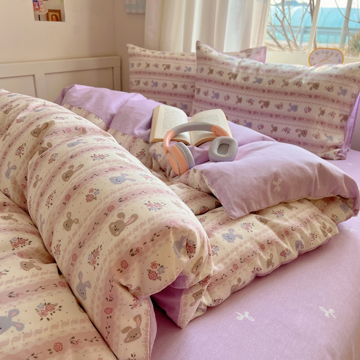 91家纺网 家纺一手货源 找家纺 雅居纺家纺 2025春夏新款全棉纯棉印花四件套 花园萌兔