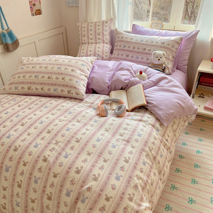 91家纺网 家纺一手货源 找家纺 雅居纺家纺 2025春夏新款全棉纯棉印花四件套 花园萌兔