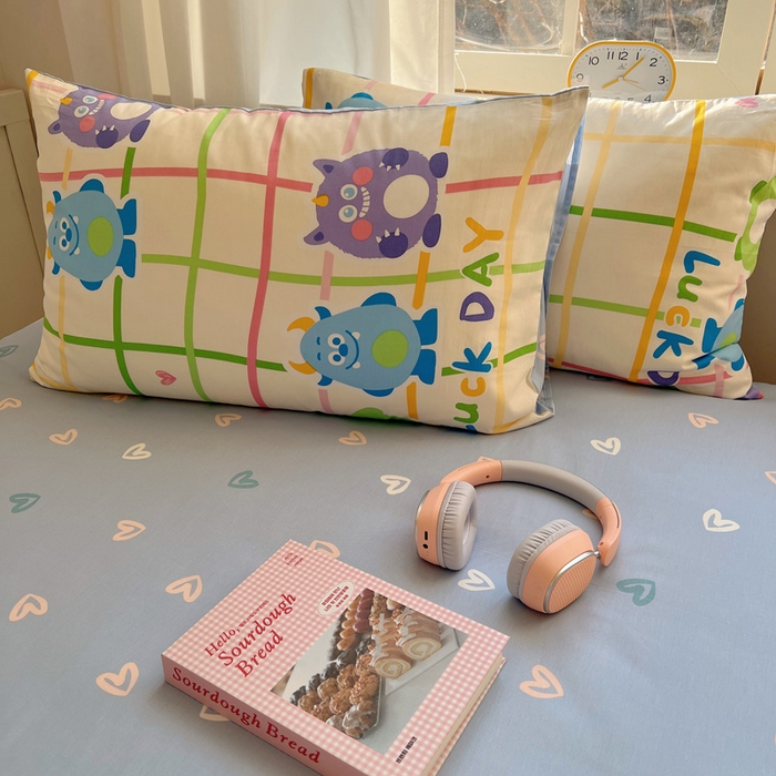 91家纺网 家纺一手货源 找家纺 雅居纺家纺 2025春夏新款全棉纯棉印花四件套 小怪兽