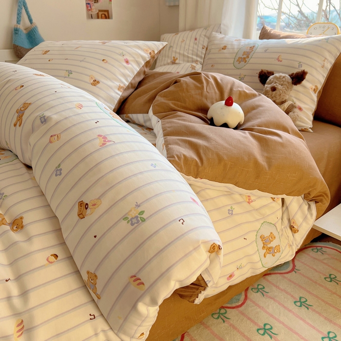 91家纺网 家纺一手货源 找家纺 雅居纺家纺 2025春夏新款全棉纯棉印花四件套 小熊假日