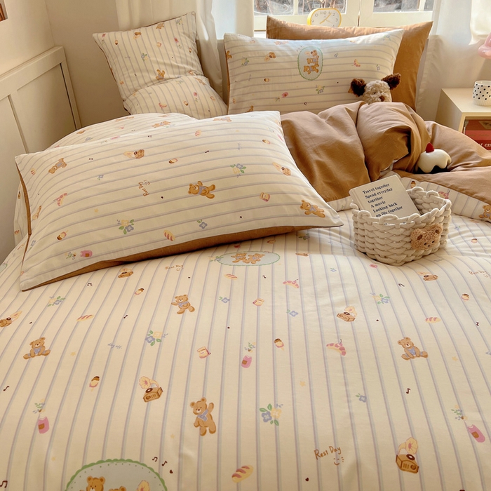 91家纺网 家纺一手货源 找家纺 雅居纺家纺 2025春夏新款全棉纯棉印花四件套 小熊假日