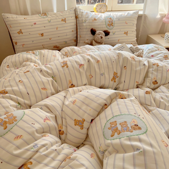 91家纺网 家纺一手货源 找家纺 雅居纺家纺 2025春夏新款全棉纯棉印花四件套 小熊假日