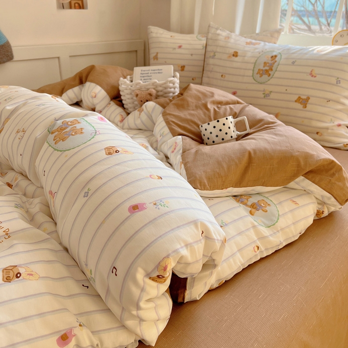 91家纺网 家纺一手货源 找家纺 雅居纺家纺 2025春夏新款全棉纯棉印花四件套 小熊假日