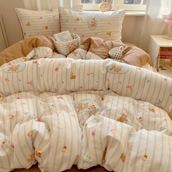 91家纺网 家纺一手货源 找家纺 雅居纺家纺 2025春夏新款全棉纯棉印花四件套 小熊假日