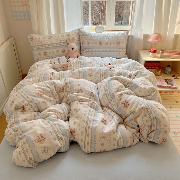 91家纺网 家纺一手货源 找家纺 雅居纺家纺 2025春夏新款全棉纯棉印花四件套 幸福小兔