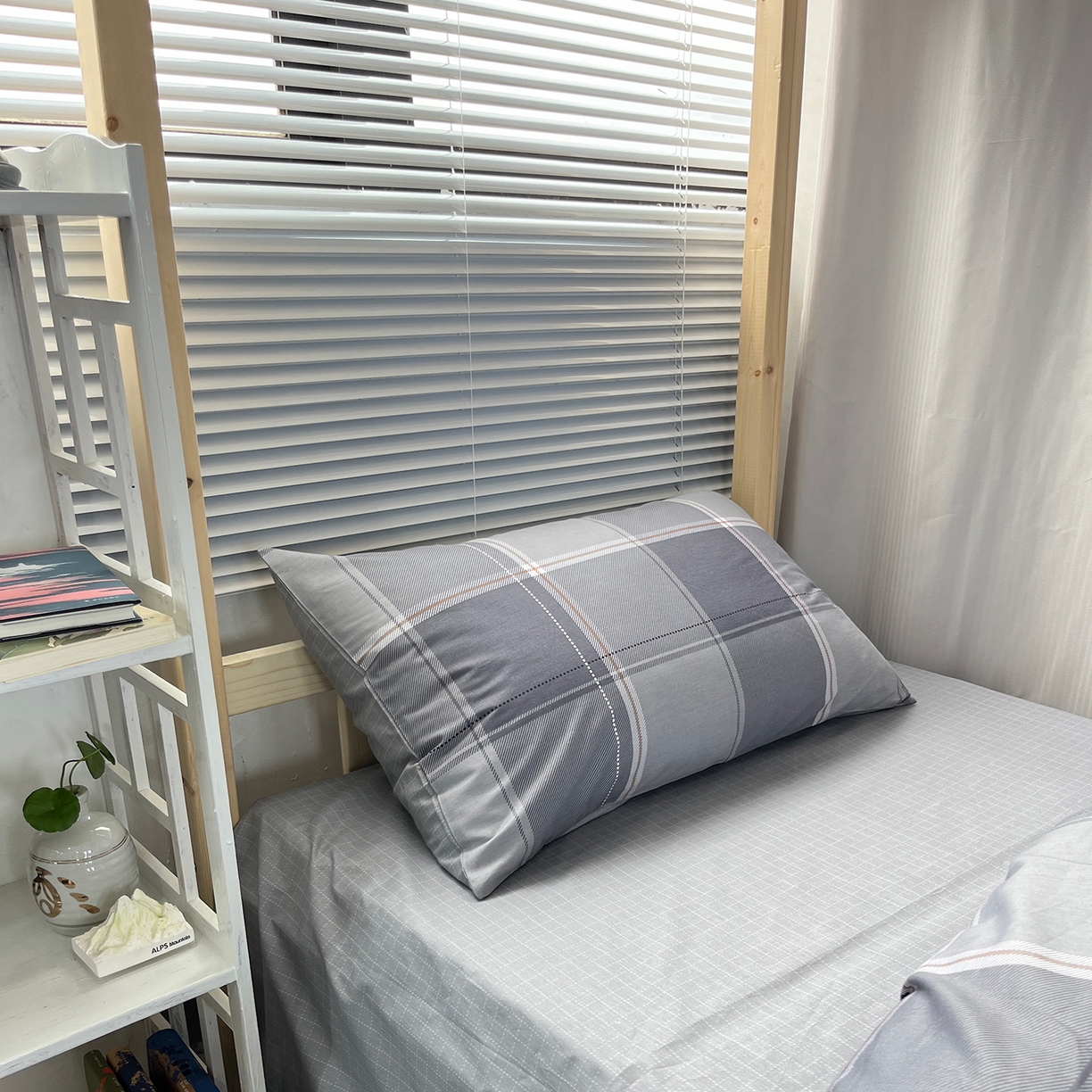 91家纺网 家纺一手货源 找家纺 （总）云梦13372全棉学生宿舍纯棉三六件套全棉三件套源头工厂常年有货  折叠次元