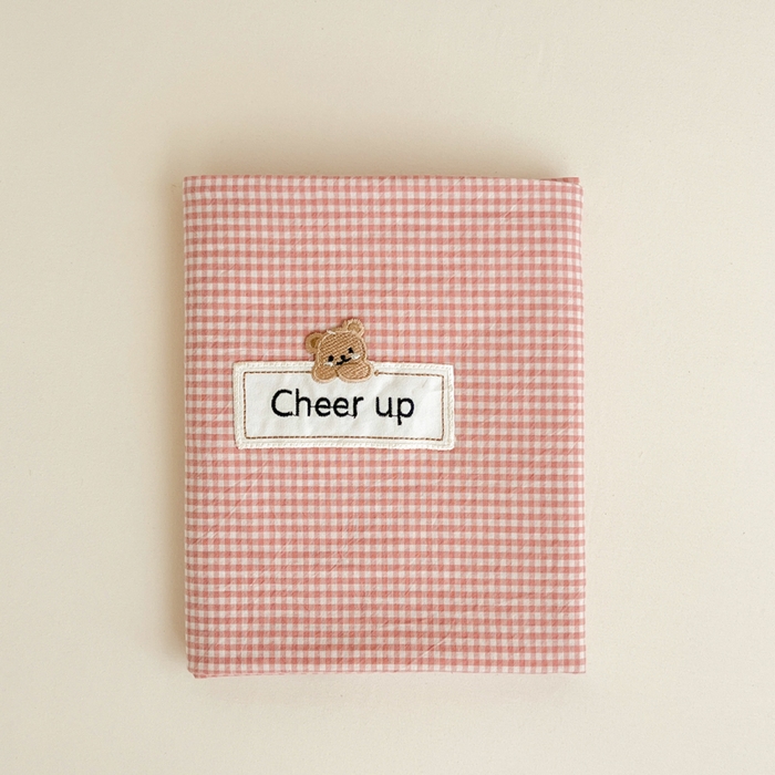 91家纺网 家纺一手货源 找家纺 佳笠家居 2025新款kimi熊系列A类宿舍全棉纯棉色织水洗棉枕套单枕套枕套单件 粉红小格