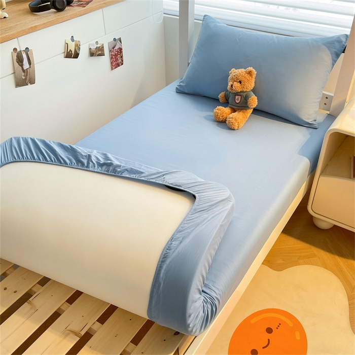 91家纺网 家纺一手货源 找家纺 澳梵家居 2025春夏新款13372全棉纯棉学生宿舍上下铺三件套床笠款 烟灰 梦蓝