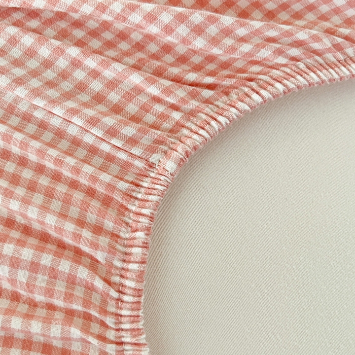 91家纺网 家纺一手货源 找家纺 佳笠家居 2025新款kimi熊系列A类宿舍全棉纯棉色织水洗棉学生三件套 粉红小格