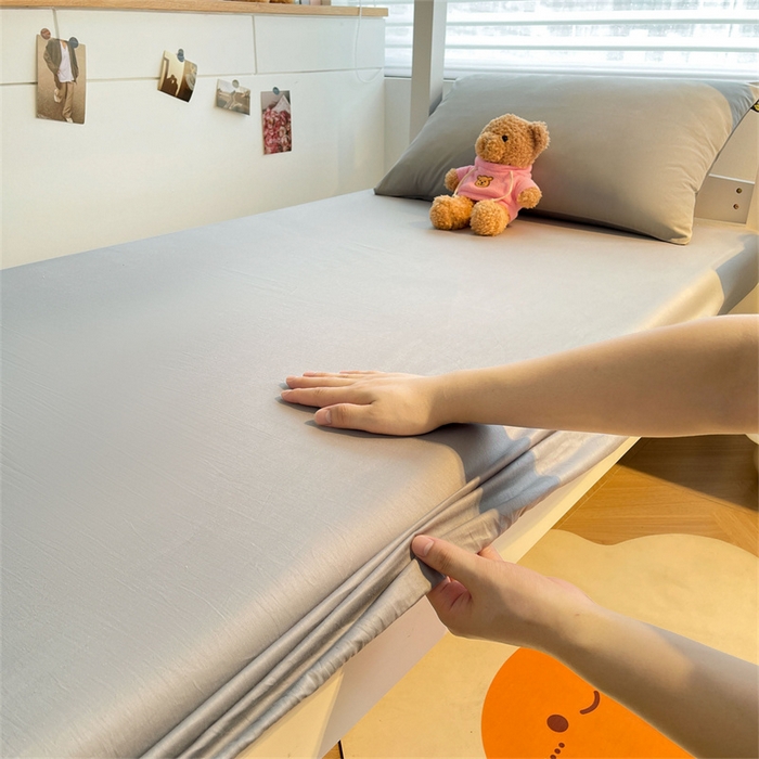 91家纺网 家纺一手货源 找家纺 澳梵家居 2025春夏新款13372全棉纯棉学生宿舍上下铺三件套床笠款 豆绿 烟灰