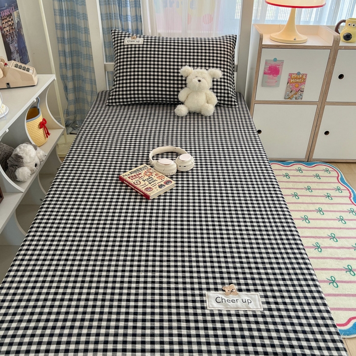 91家纺网 家纺一手货源 找家纺 佳笠家居 2025新款kimi熊系列A类宿舍全棉纯棉色织水洗棉学生三件套 黑白格