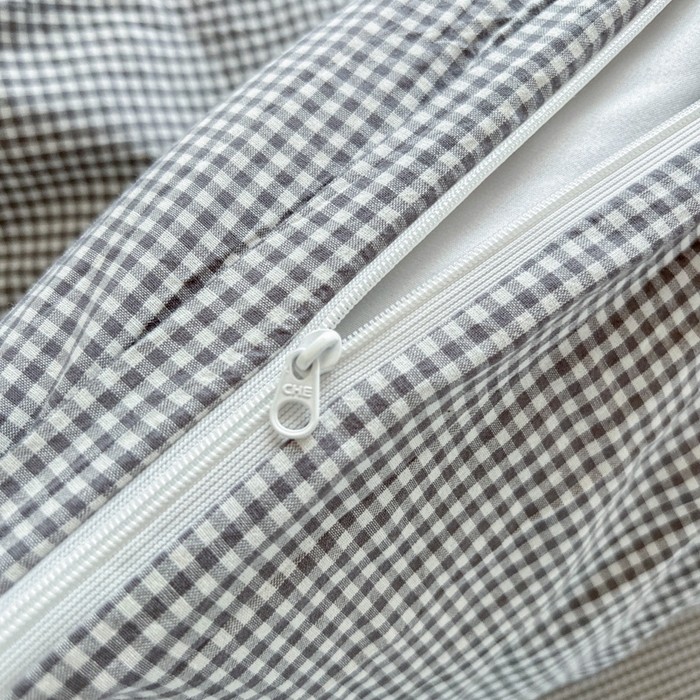 91家纺网 家纺一手货源 找家纺 佳笠家居 2025新款kimi熊系列A类宿舍全棉纯棉色织水洗棉学生三件套 灰小格