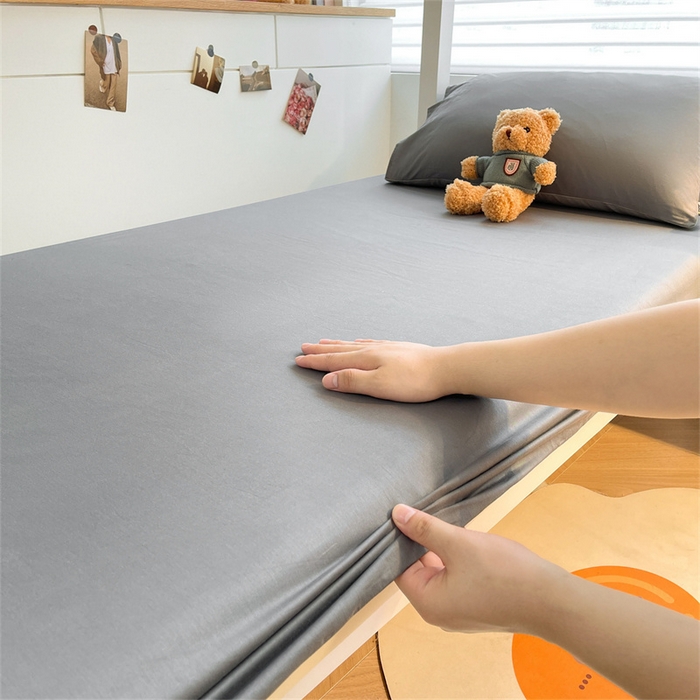 91家纺网 家纺一手货源 找家纺 澳梵家居 2025春夏新款13372全棉纯棉学生宿舍上下铺三件套床笠款 烟灰 星灰