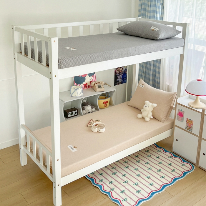 91家纺网 家纺一手货源 找家纺 佳笠家居 2025新款kimi熊系列A类宿舍全棉纯棉色织水洗棉学生三件套 卡其小条